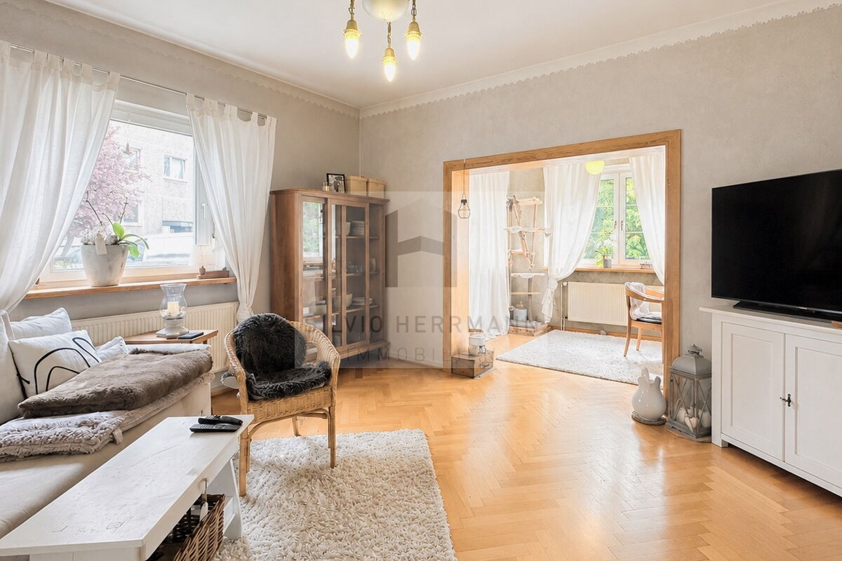 Erdgeschoss Wohnzimmer mit Arbeitsbereich