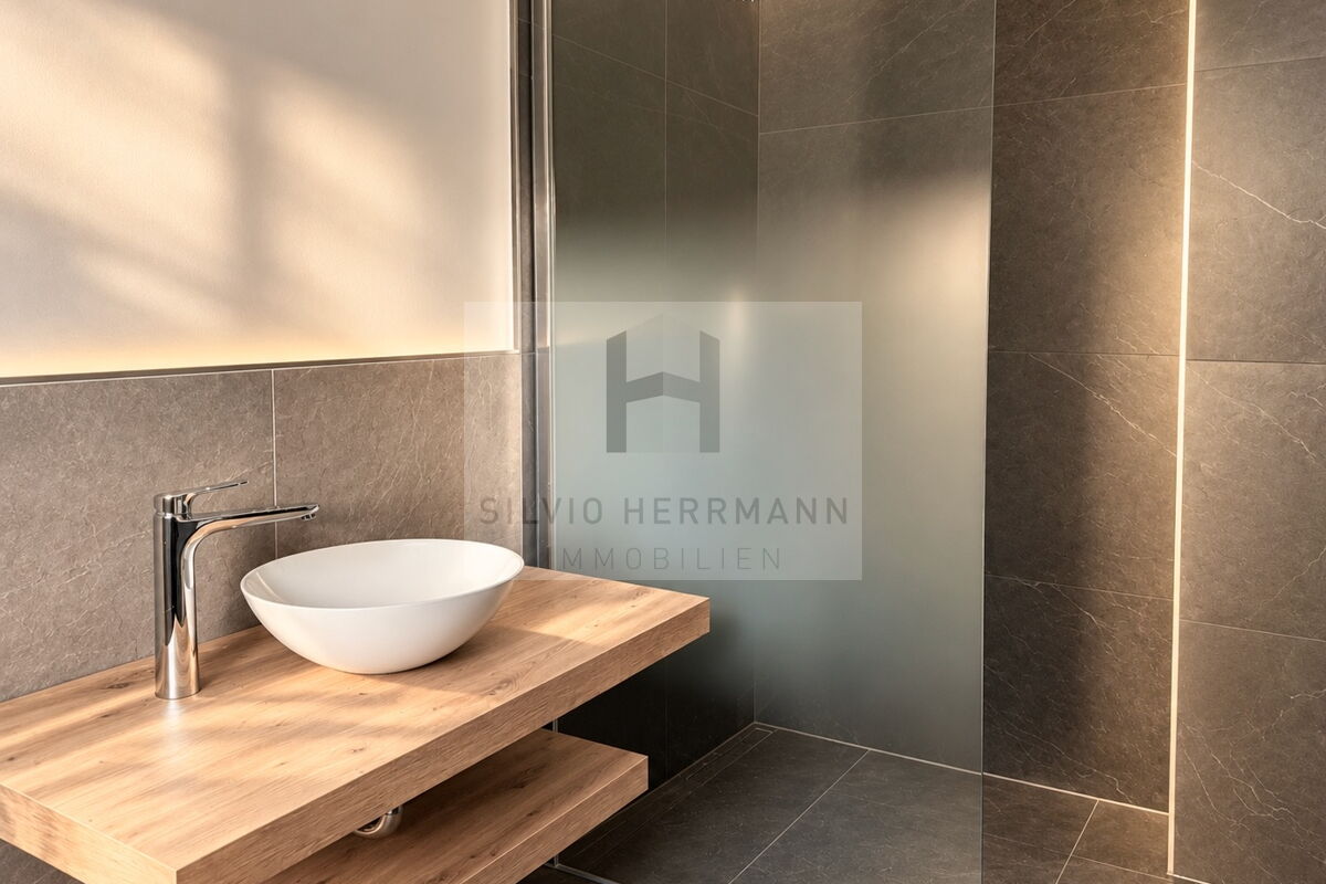 Badezimmer mit Dusche