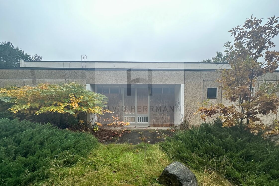 Eingang Sporthalle