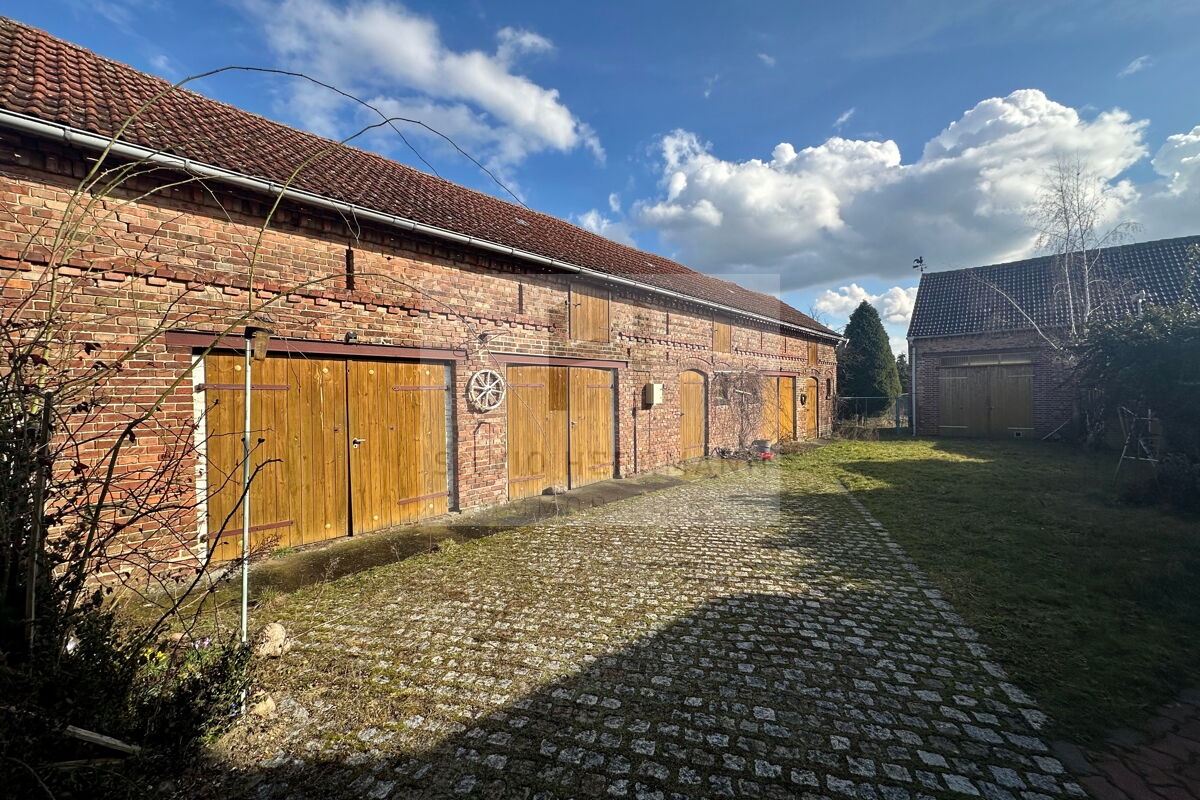 Nebengebäude -Garage- Werkstatt