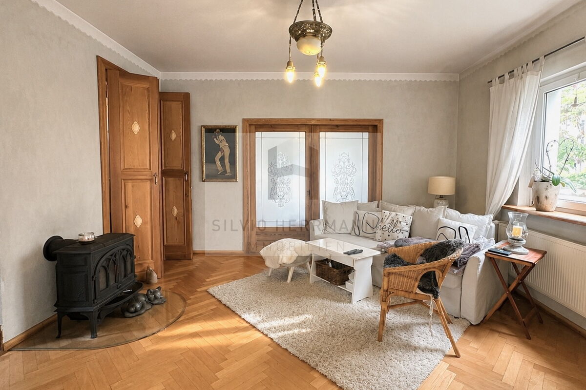 Erdgeschoss Wohnzimmer mit Kamin