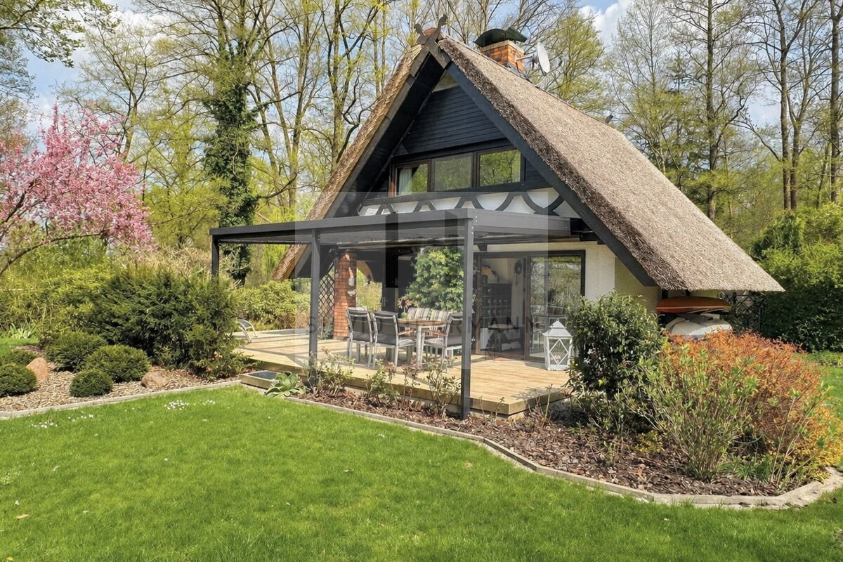 Terrasse mit Garten