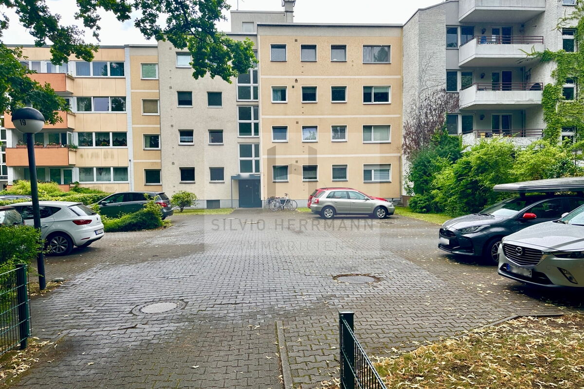 Stellplatz vor dem Haus